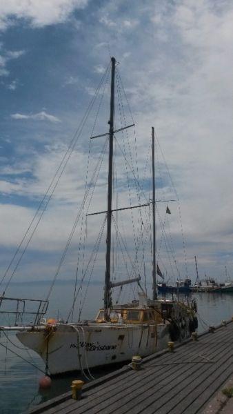 Yacht mast and boom with rigging for sale