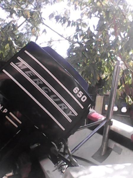 Speedboat and bowrider hull