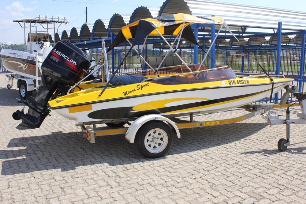 17 FT Miami Sport with 125 Hp Mercury