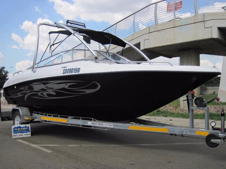 2009 Breeze 20ft Limited Edition with 5.7L V8 Mercruiser 350 MAG MPI