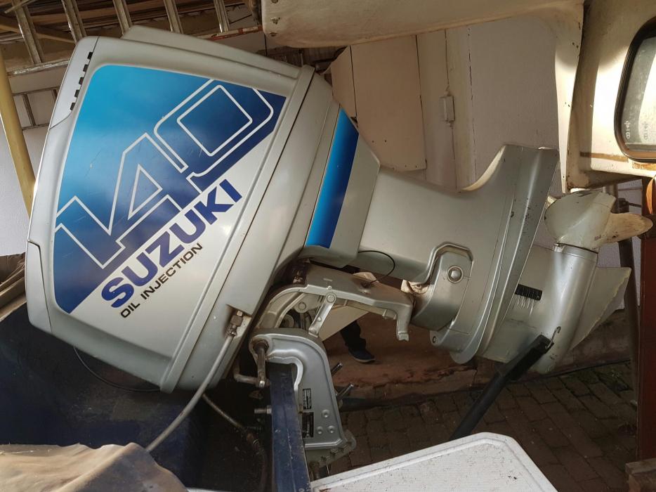 Boat + 140hp suzuki motor