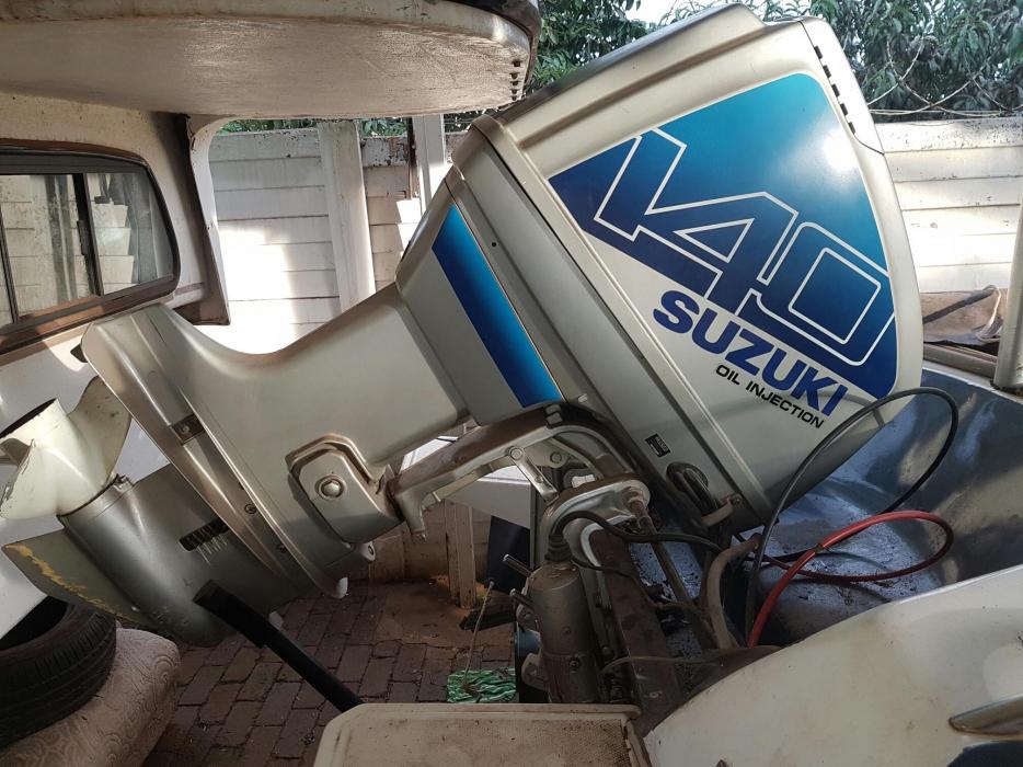 Boat + 140hp suzuki motor
