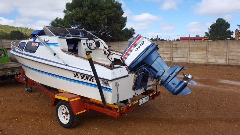 Calibre cabin boat MINT CONDITION