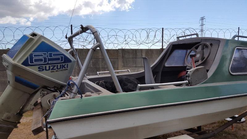 Cabin Boat 4m