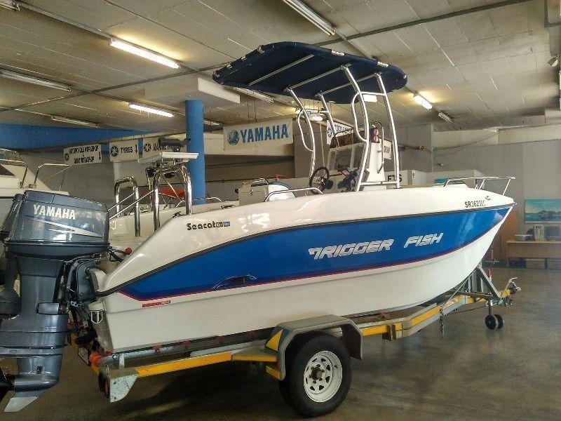 2009 SeaCat 565 with 2 x 90 HP Yamaha Outboard Engines and fish finders - excellent condition -LINEX