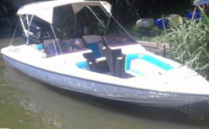 Xtaski 17ft Bowrider Family Boat with Black Max Mercury 175 Hp for Sale