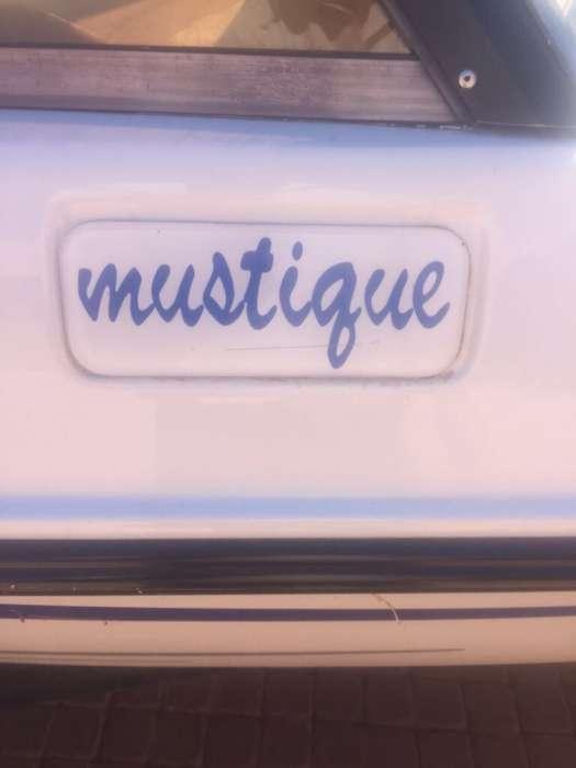 19 ft Mustique ski boat
