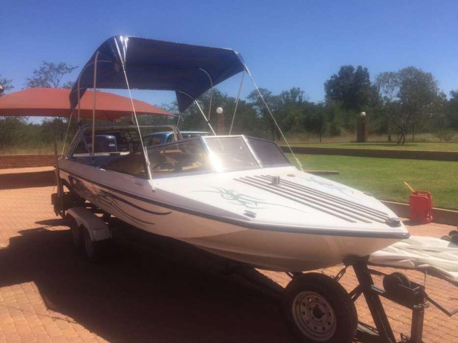 19 ft Mustique ski boat