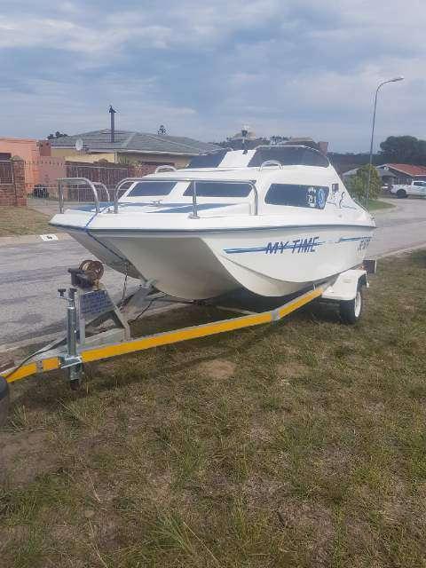 Excalibre 145 Cathedral hull Cabin boat for sale