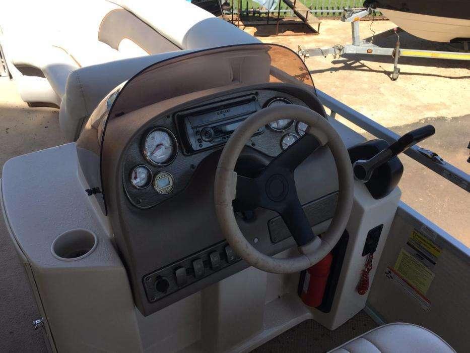 Great deal on an awesome pontoon, 21 ft Premier with 90 Yamaha 4 strok