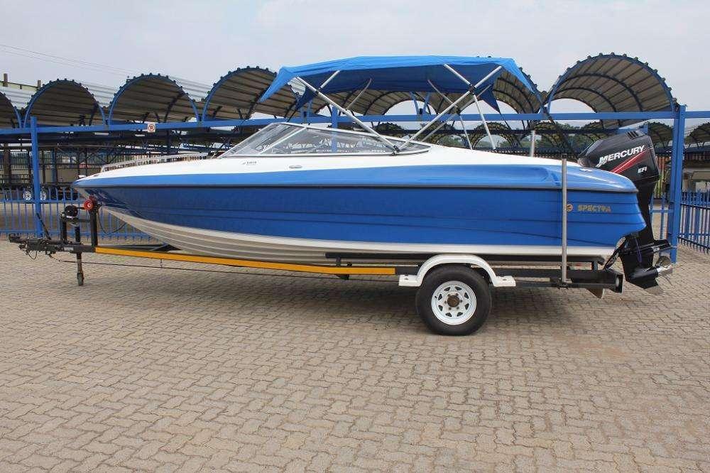 Raven Spectra 21 Ft with 200Hp EFI Mercury