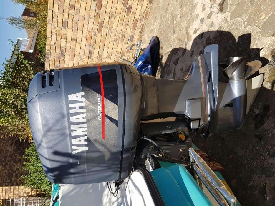 Yamaha Autolube V6 200hp Outboard Engine
