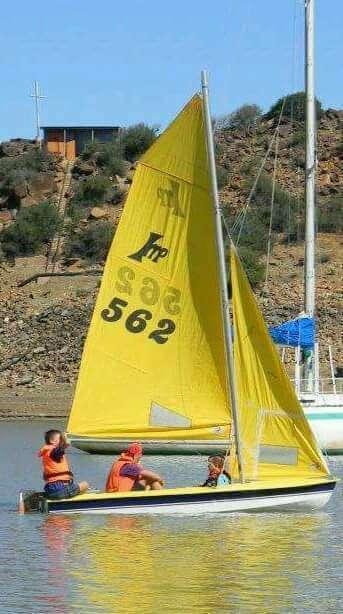 Dinghy sailboat