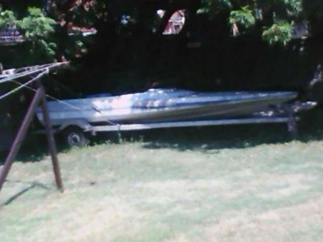 Speed boat and trailer