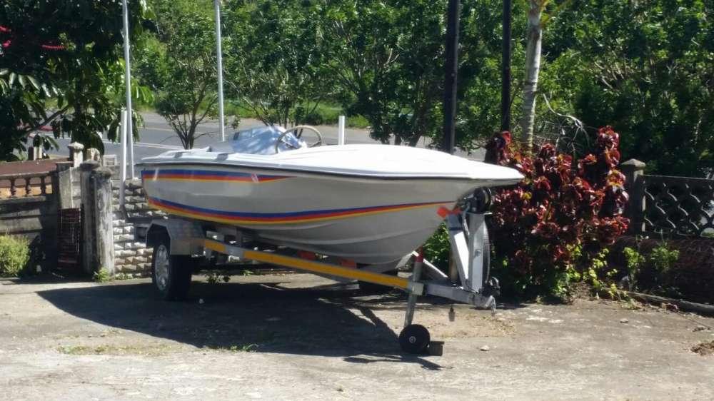 5.7m boat with brand new trailer