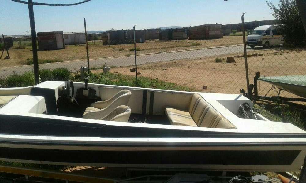 Project Boat with Trailer R8000