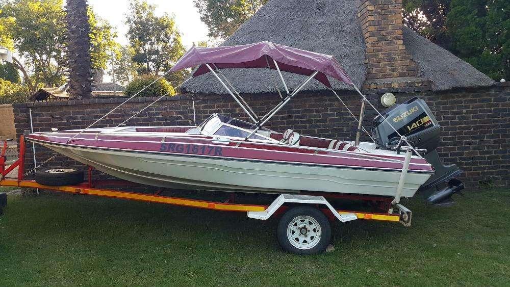 17ft Citation Bow rider with 140hp Suzuki Fuel & oil injected outboard