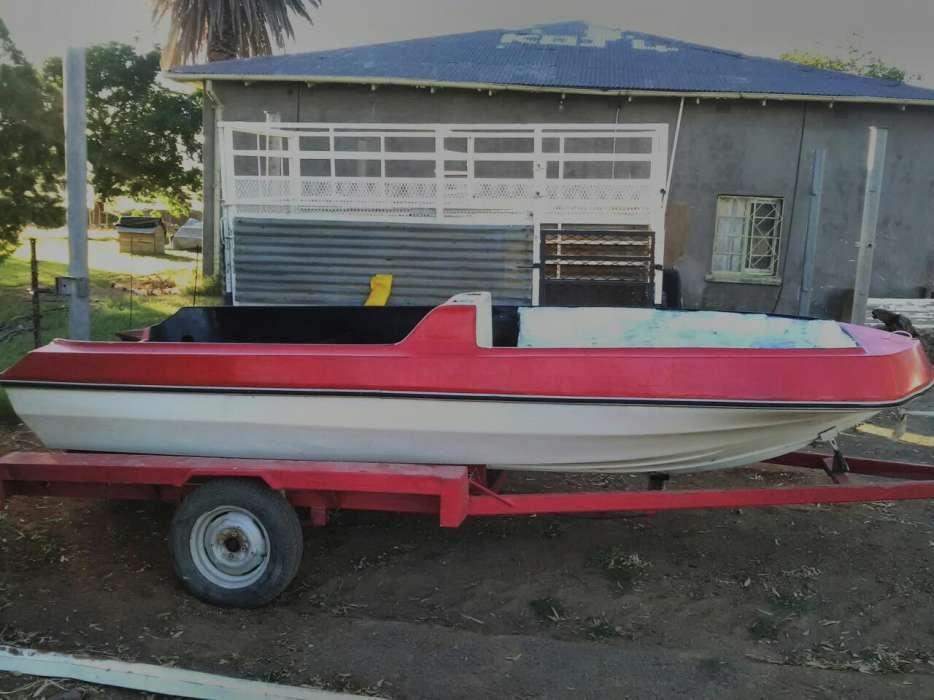Boot en trailer te koop