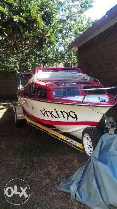 Neat cabin boat with 85yamaha motor