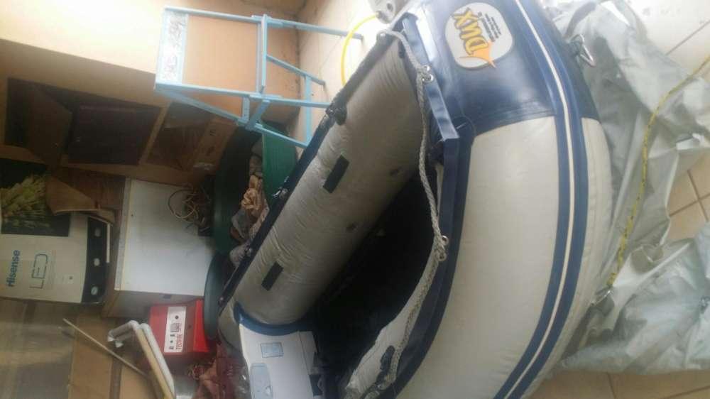 Rubber duck with trolling motor