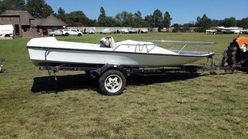 17ft boat on trailer