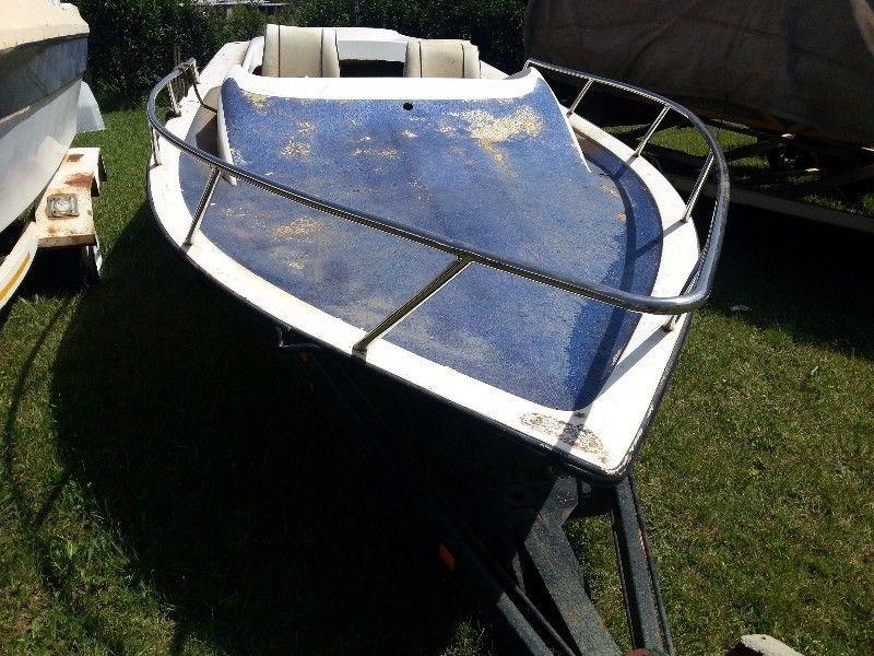 17ft boat on trailer