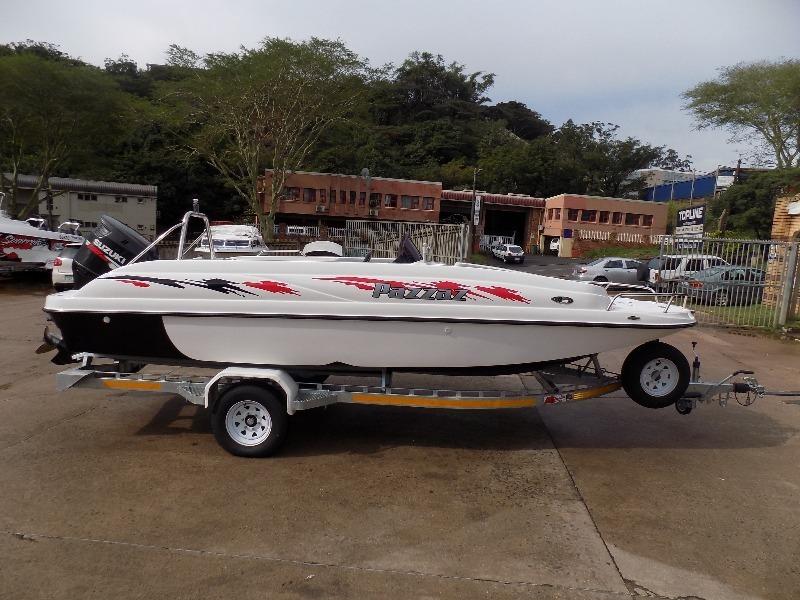 new pazazz 20 ft 2017 wet deck with 175 suzuki pre owned 160 hours !!!!!