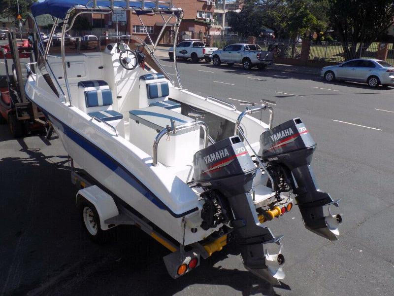 SEA CAT 510 POWERED BY 2 X 7O YAMAHA MOTORS