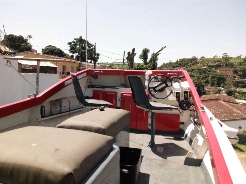 Deep sea boat dorado 15