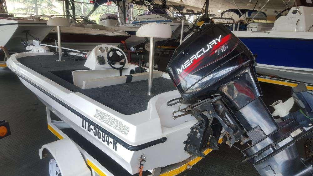 Xpression 430 bass boat with 75hp Mercury 2-stroke