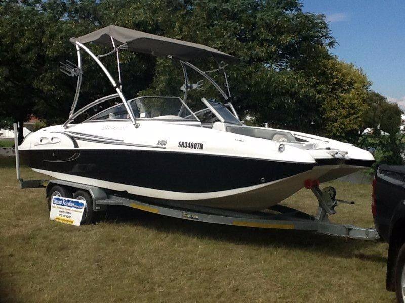 2010 Sunsport 2150 with 5.0l Mercruiser MPI with Alpha One Drive 117.9hrs