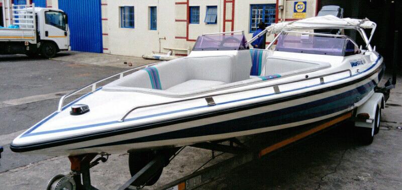 21FT Barefooter With 225hp Mariner