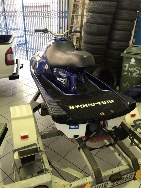 Yamaha wave blaster 1 700 jetski on trailer