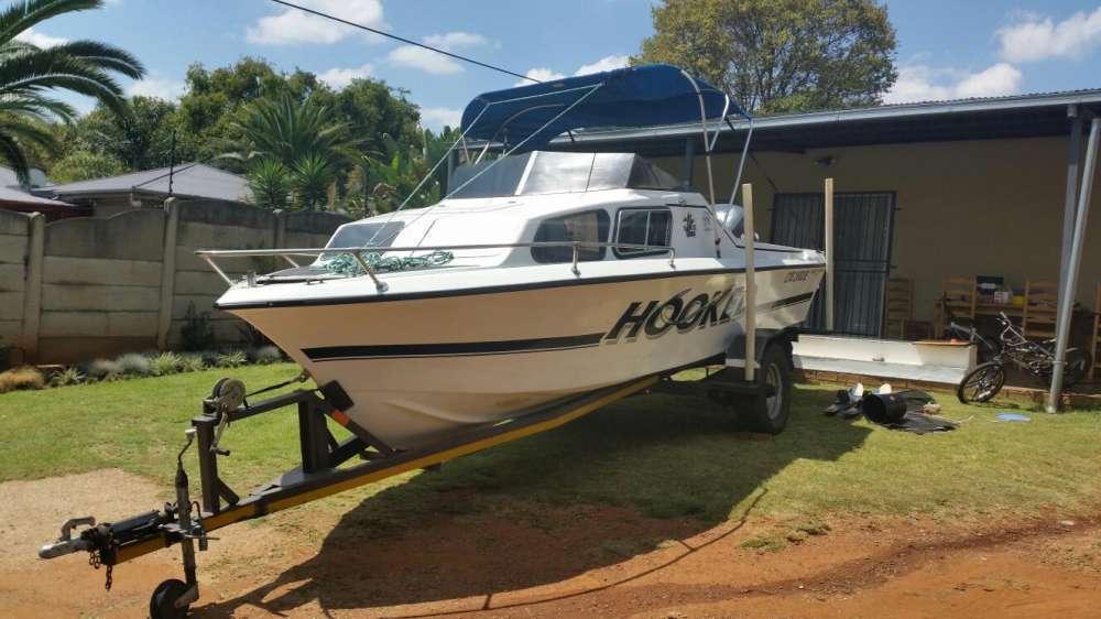 Baronet cabin boat 21ft 200hp V6 Yamaha