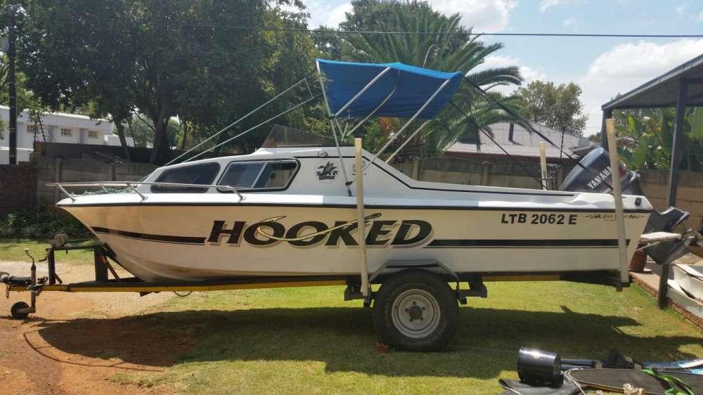 Baronet cabin boat 21ft 200hp V6 Yamaha