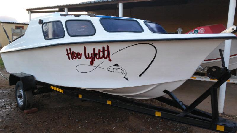Cabin boat with 40hp Yamaha(Electric start) in very good condition