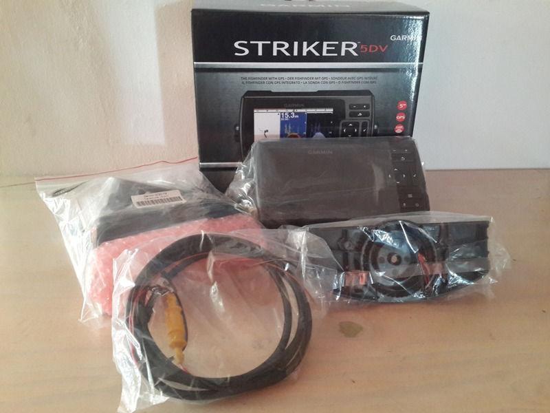 GARMIN STRIKER 5DV WITH TRANSDUCER (v)