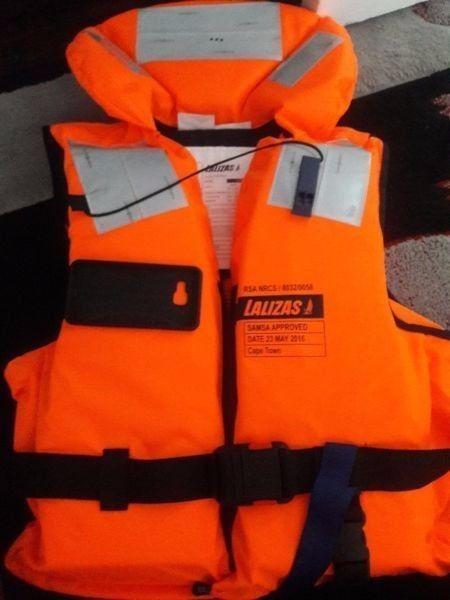 LIFE JACKETS FOR SALE (NIGHT RATED)