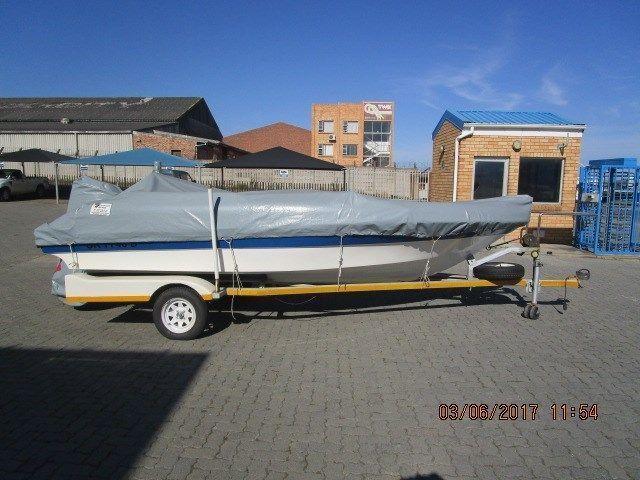 2005 Tru Craft Ski Boat