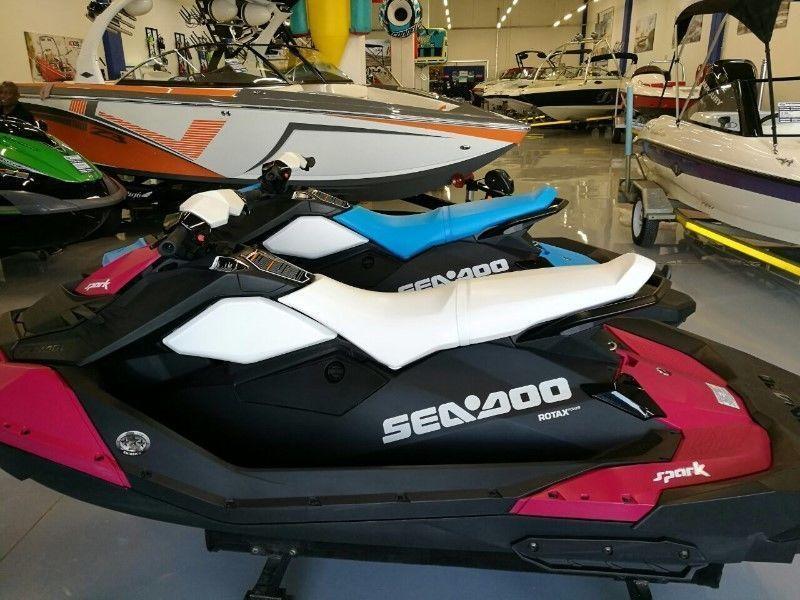 TWO Demo Seadoo Sparks 3UP 90 jet ski