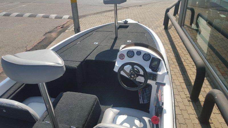 Bass Sprite with 85hp Yamaha 2-stroke - like new Less than 50hrs