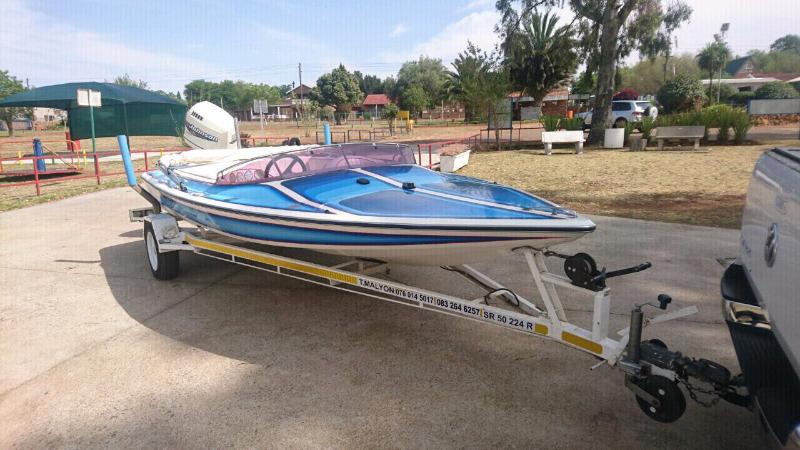 Raven Boat and Trailor for sale R7500