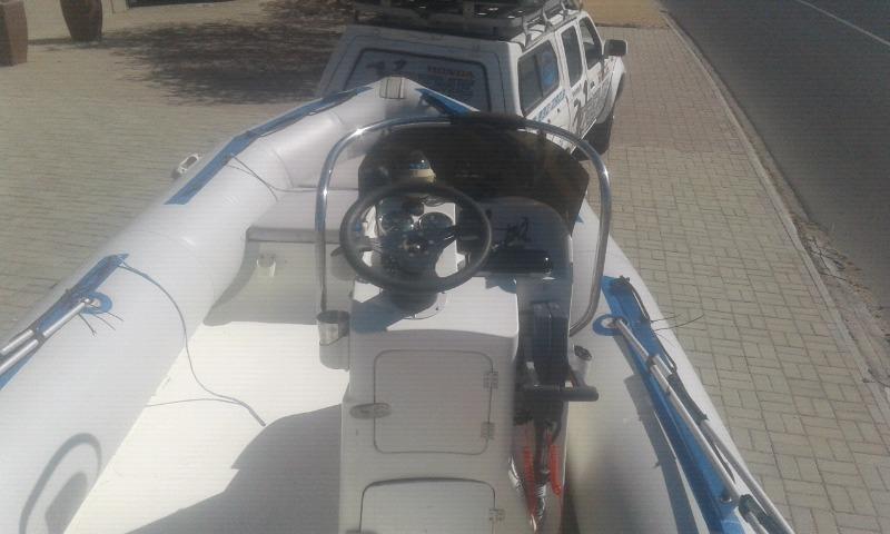 2 x 70hp Yamaha on cat hull duc