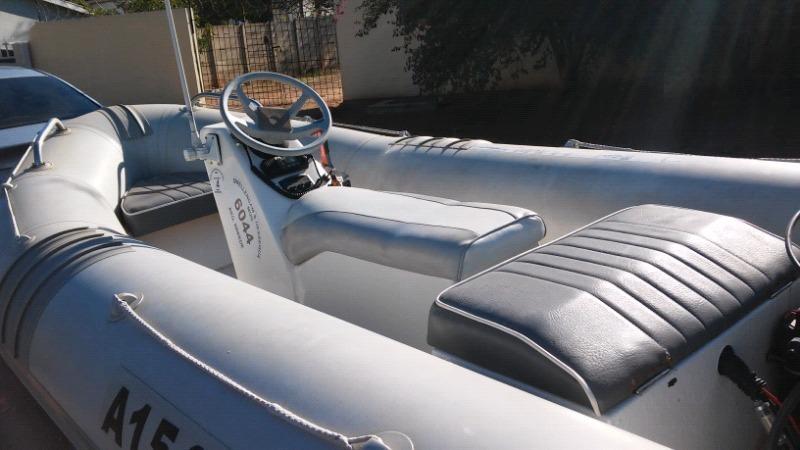 Rubberduck with 30 hp electric start motor