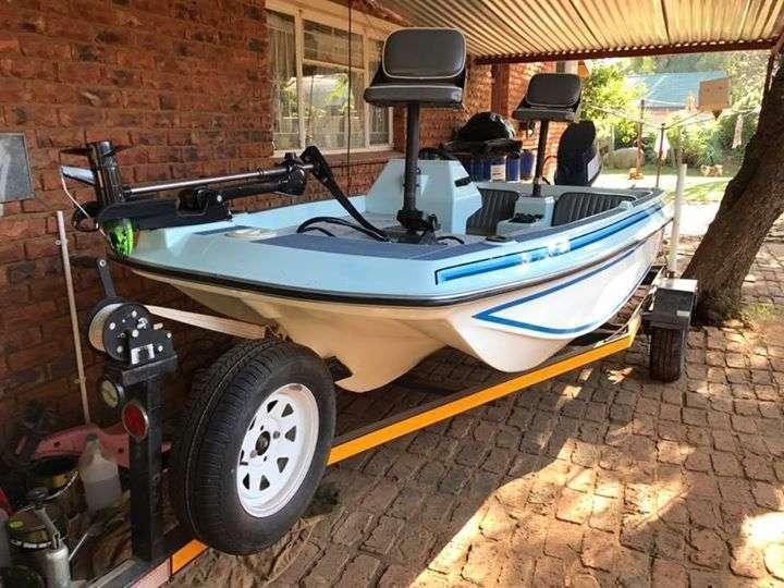 14 ft Challenger bass boat with 60HP Yamaha motor