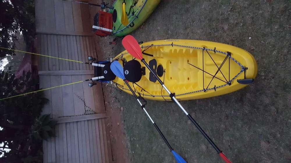 2 kayaks ready for sea fishing or dam fishing