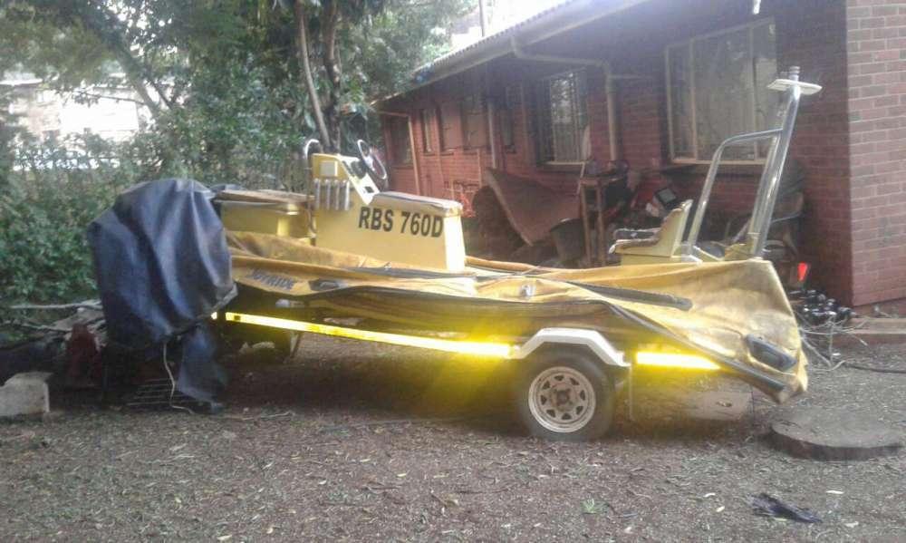Boat fore sale with trailer