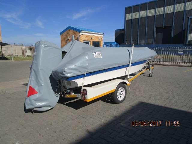 Tru Craft Ski Boat & Galvinised Trailer