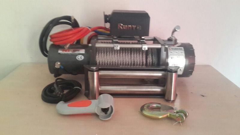 WINCH RUNVA EWX 9500F-24V CABLE ELECTRIC BRAND NEW (M)
