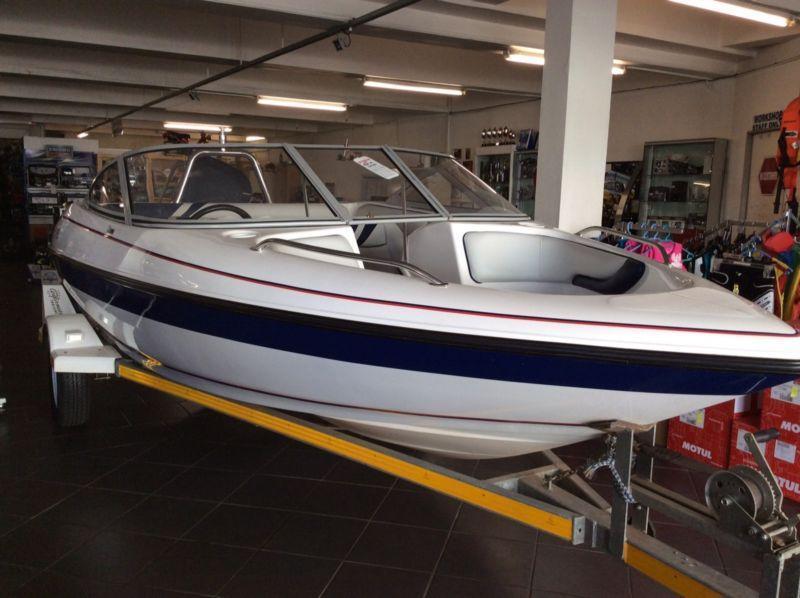 Yamaha Fazer boat